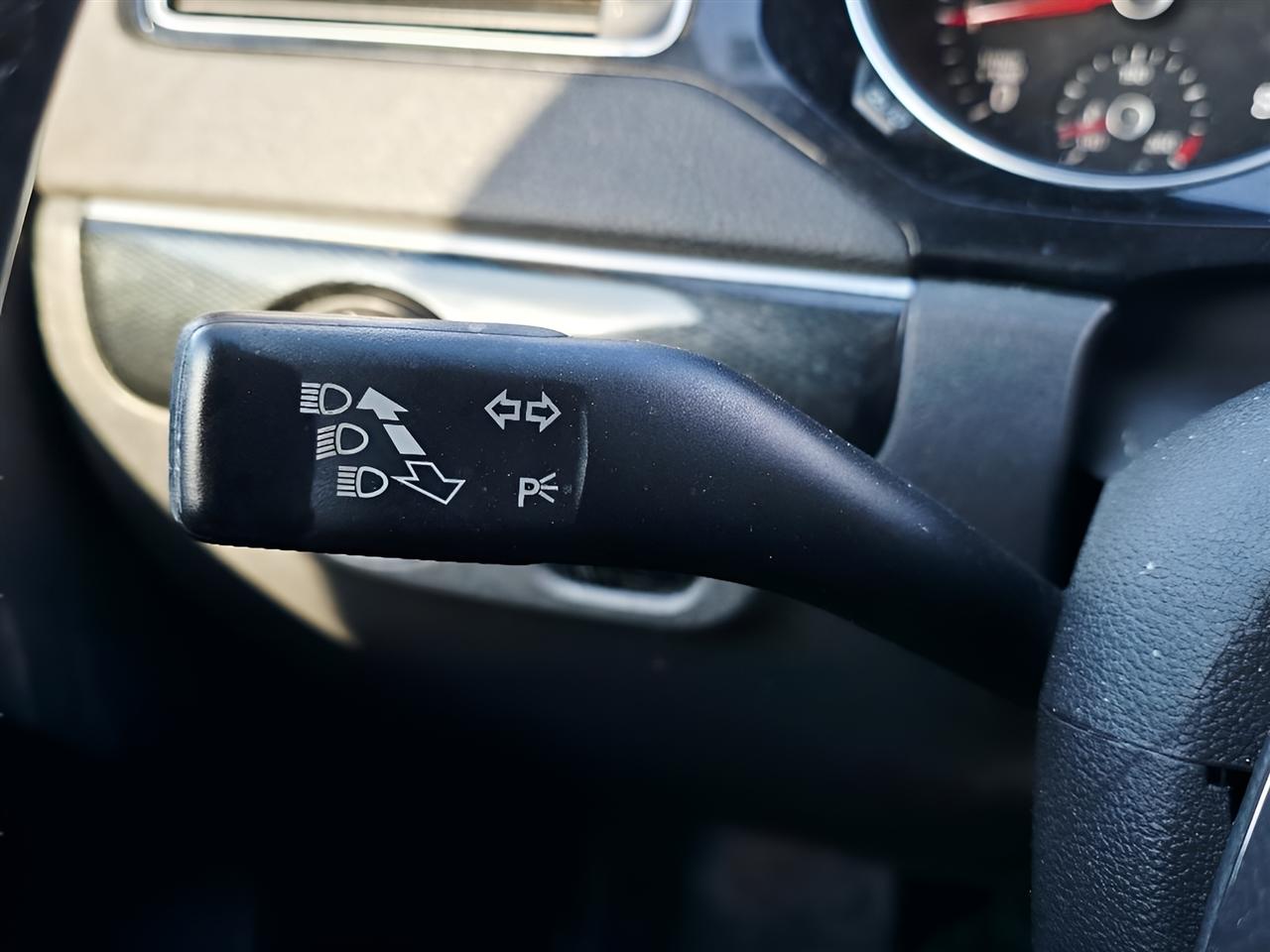 Volkswagen Jetta SEL 6A 2016