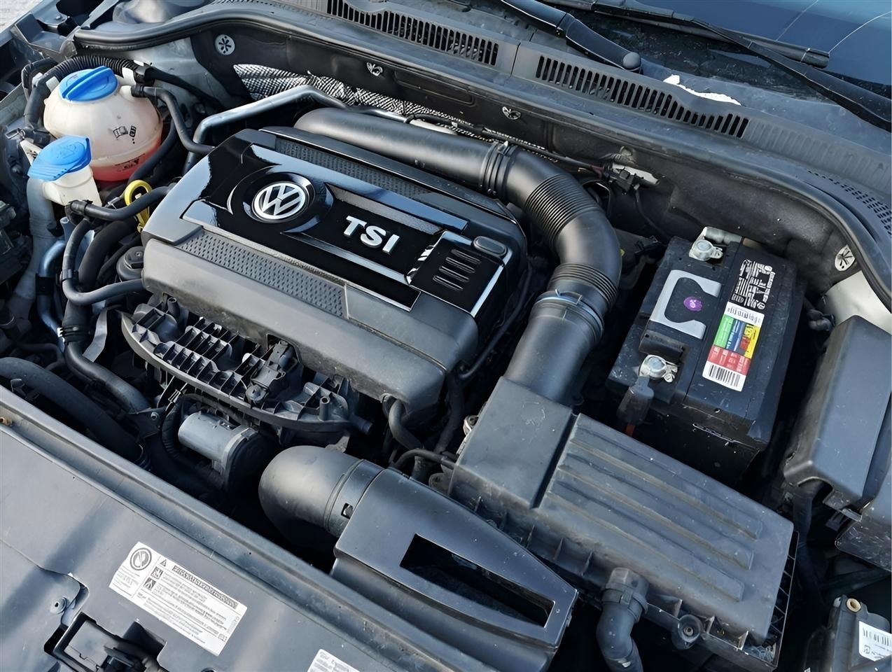 Volkswagen Jetta SEL 6A 2016