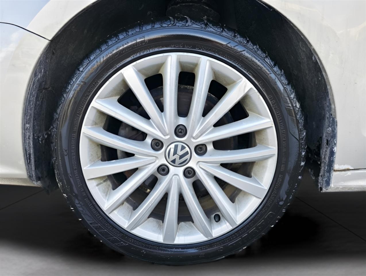 Volkswagen Jetta SEL 6A 2016