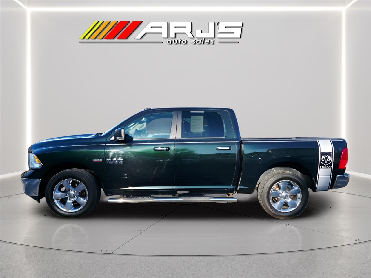 RAM 1500 SLT Crew Cab SWB 4WD 2016