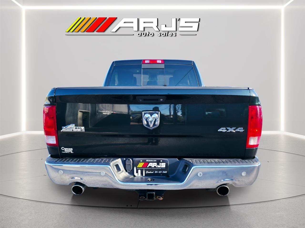 RAM 1500 SLT Crew Cab SWB 4WD 2016