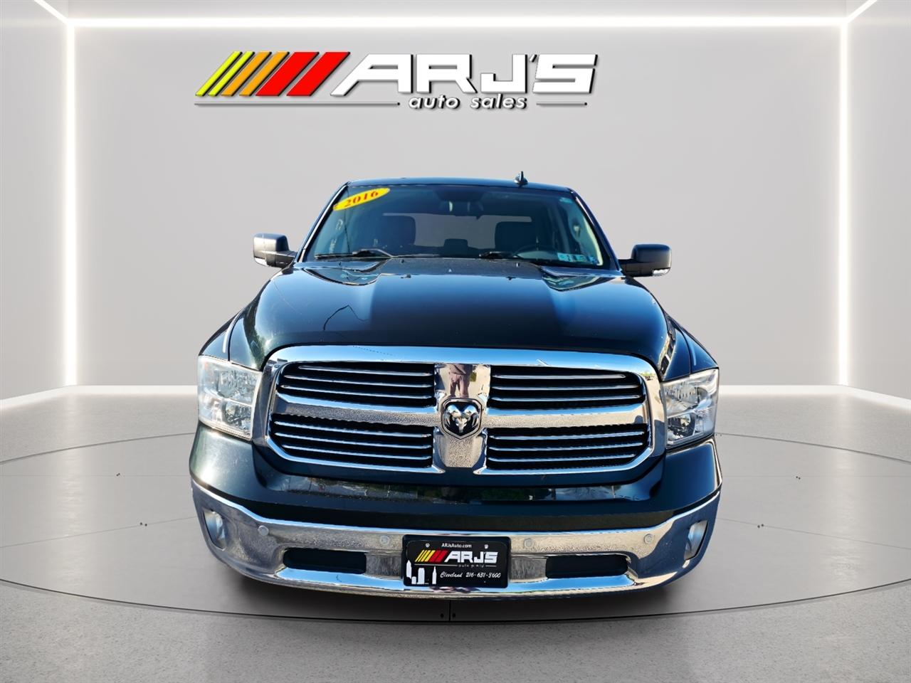 RAM 1500 SLT Crew Cab SWB 4WD 2016