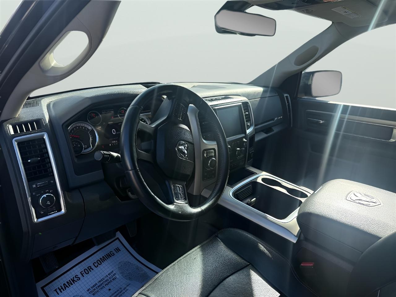 RAM 1500 SLT Crew Cab SWB 4WD 2016