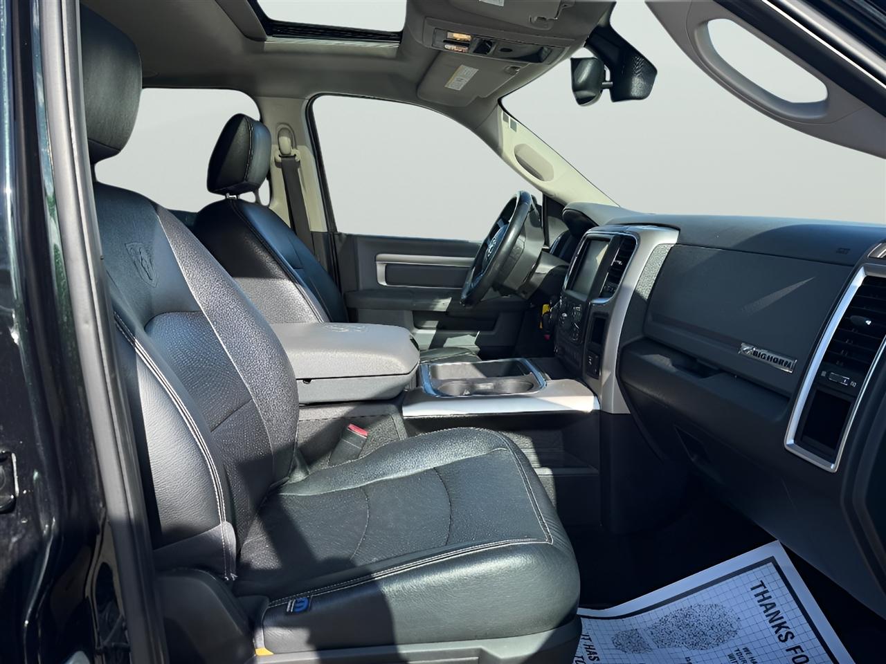 RAM 1500 SLT Crew Cab SWB 4WD 2016