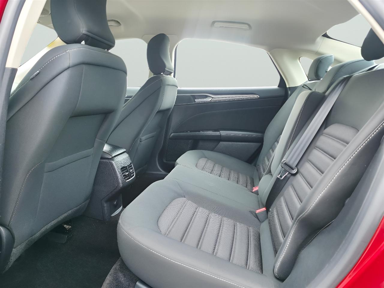 Ford Fusion SE 2017