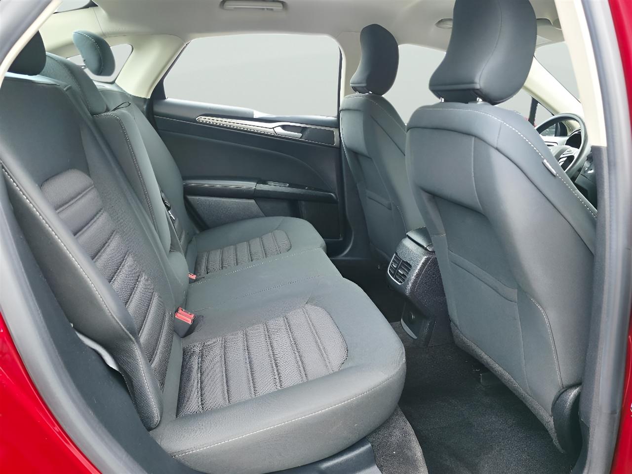 Ford Fusion SE 2017