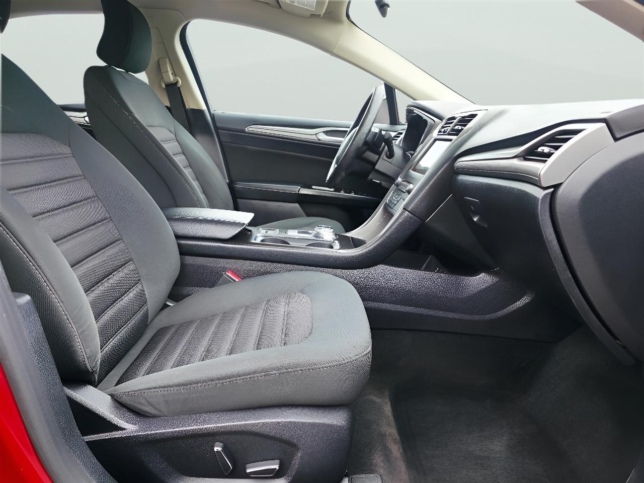 Ford Fusion SE 2017