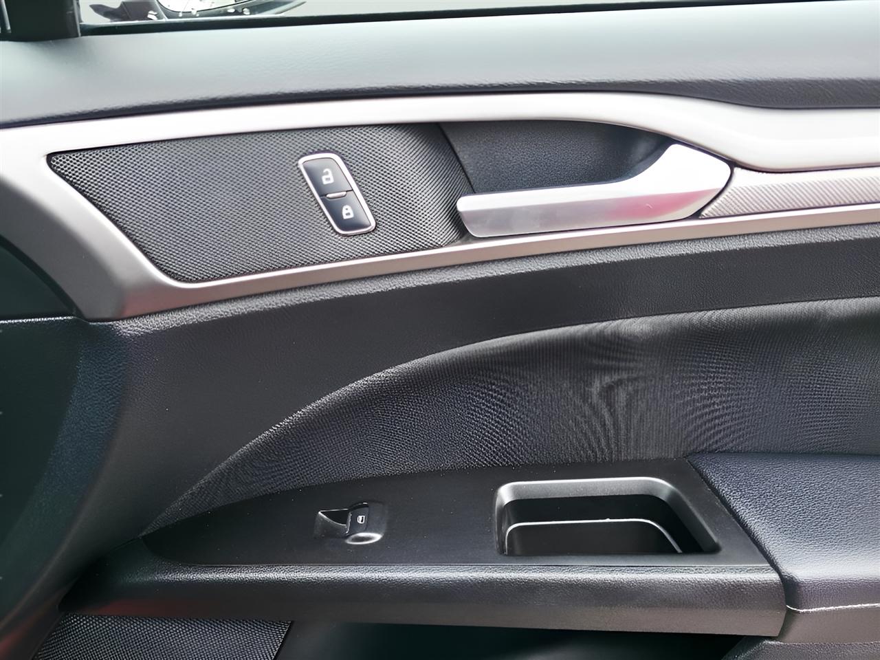 Ford Fusion SE 2017