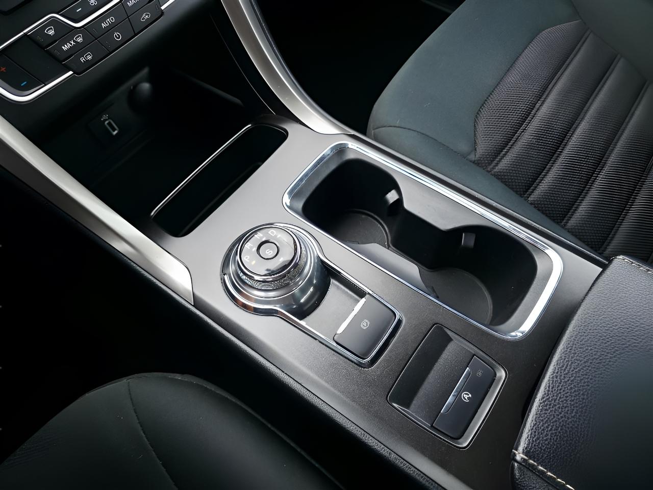 Ford Fusion SE 2017
