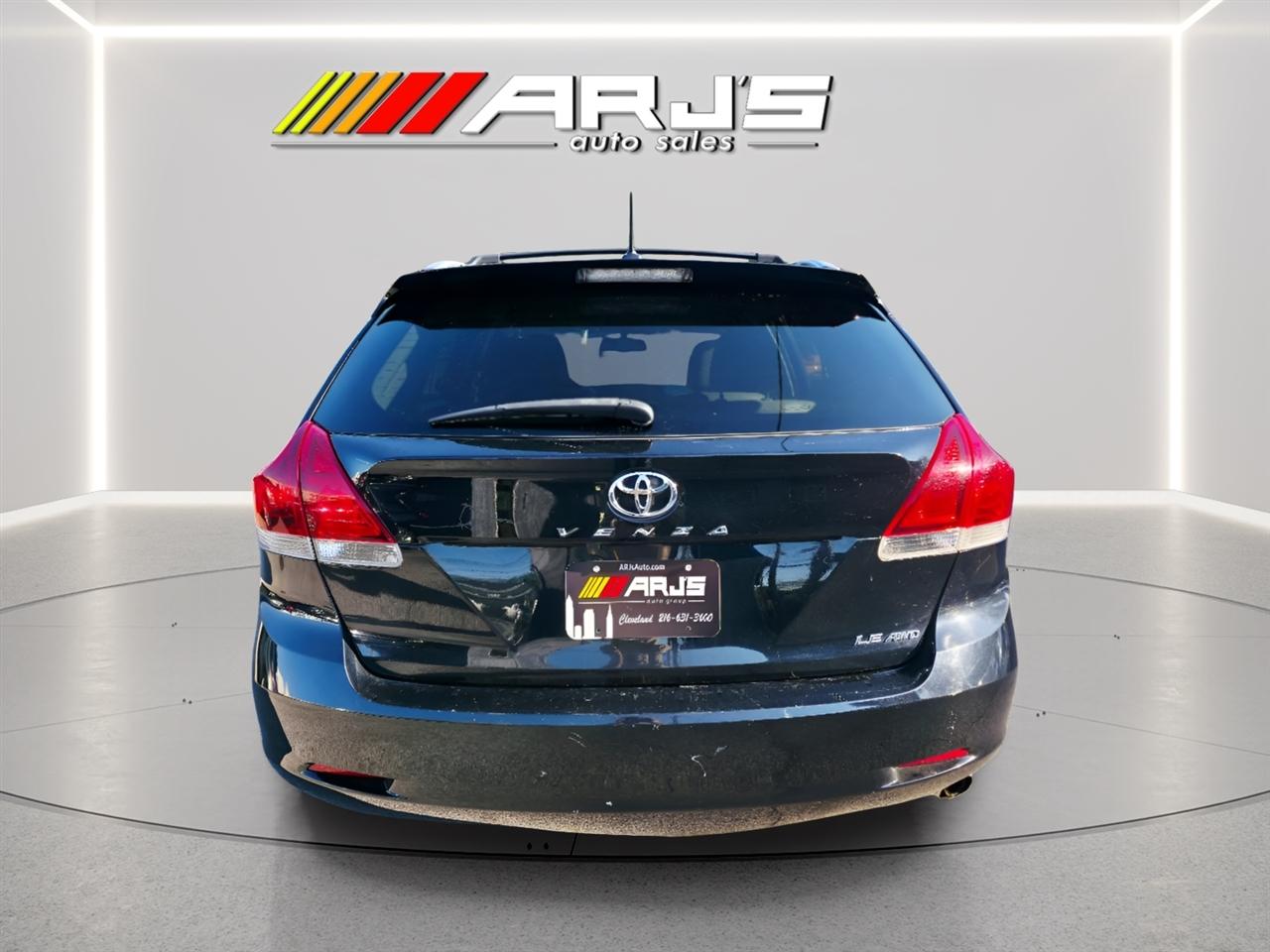 Toyota Venza LE I4 AWD 2013