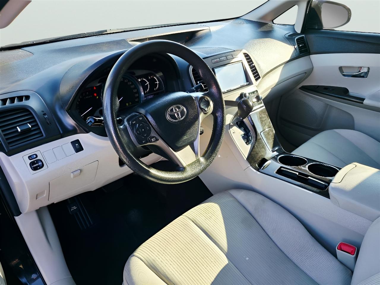 Toyota Venza LE I4 AWD 2013
