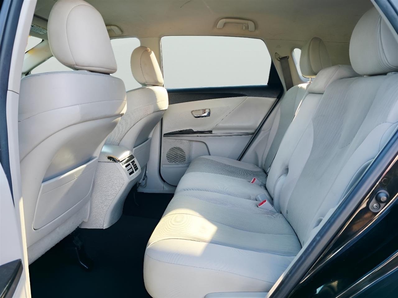 Toyota Venza LE I4 AWD 2013
