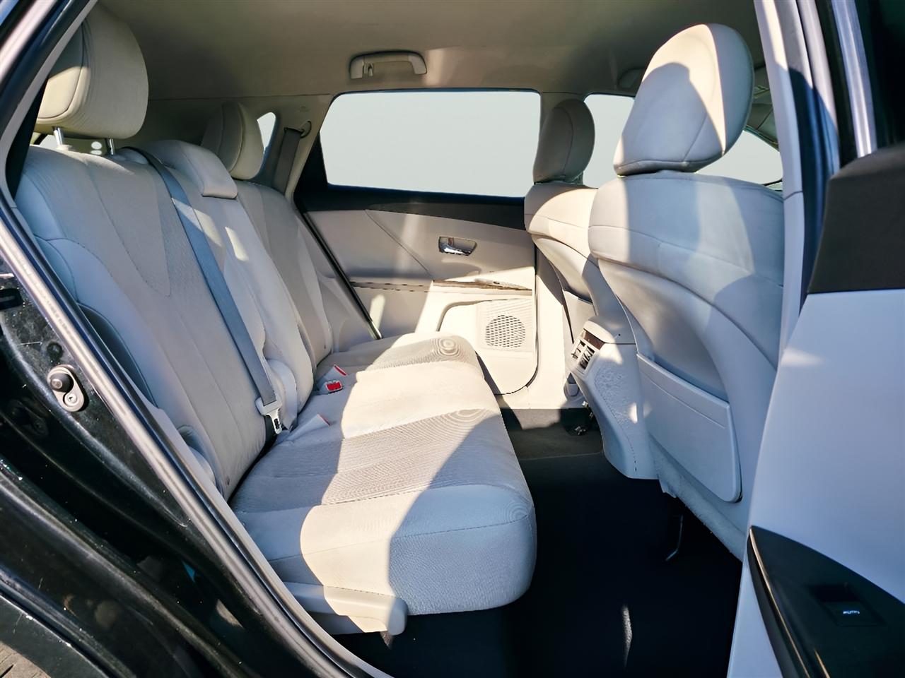 Toyota Venza LE I4 AWD 2013