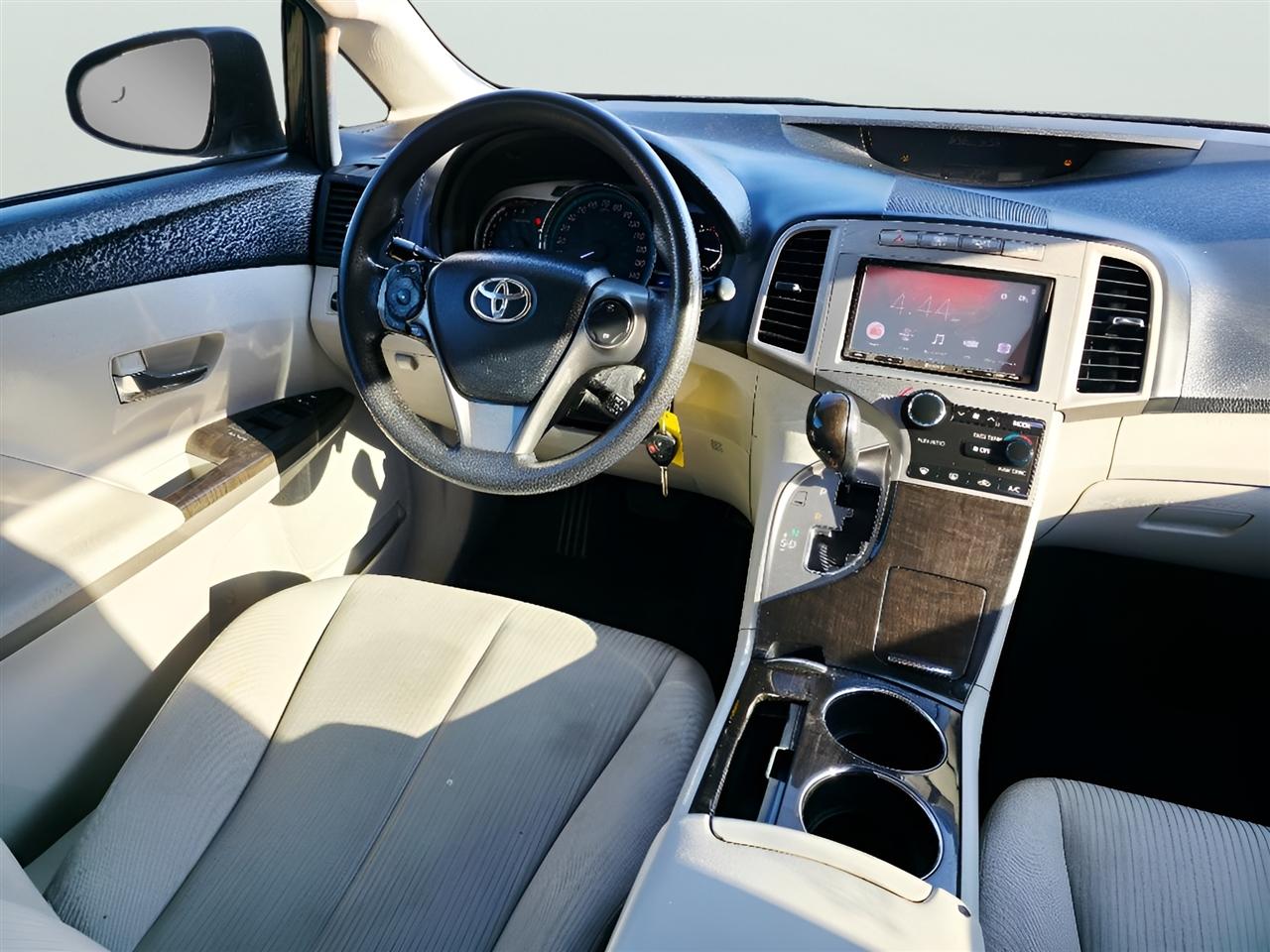 Toyota Venza LE I4 AWD 2013