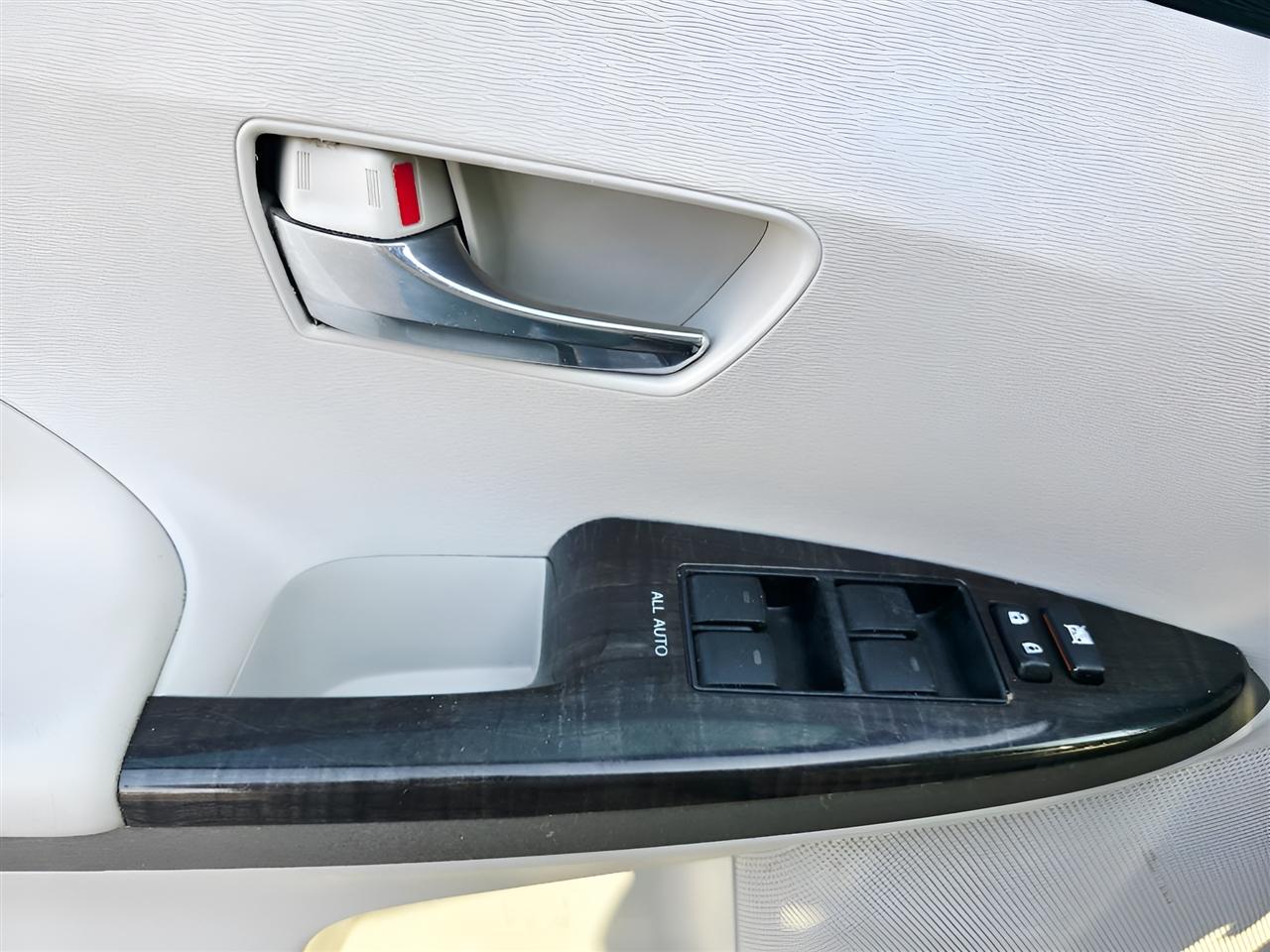 Toyota Venza LE I4 AWD 2013