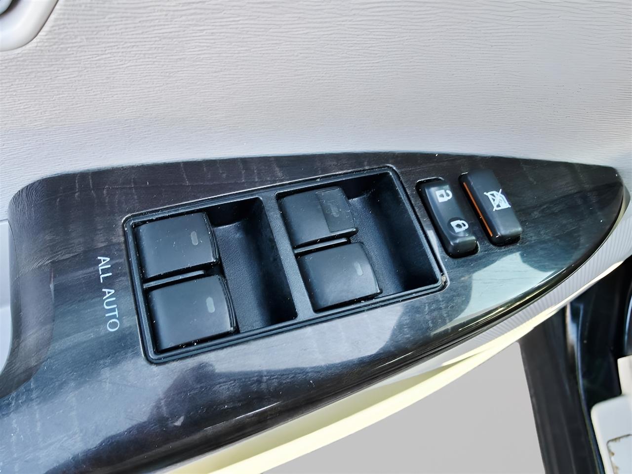 Toyota Venza LE I4 AWD 2013