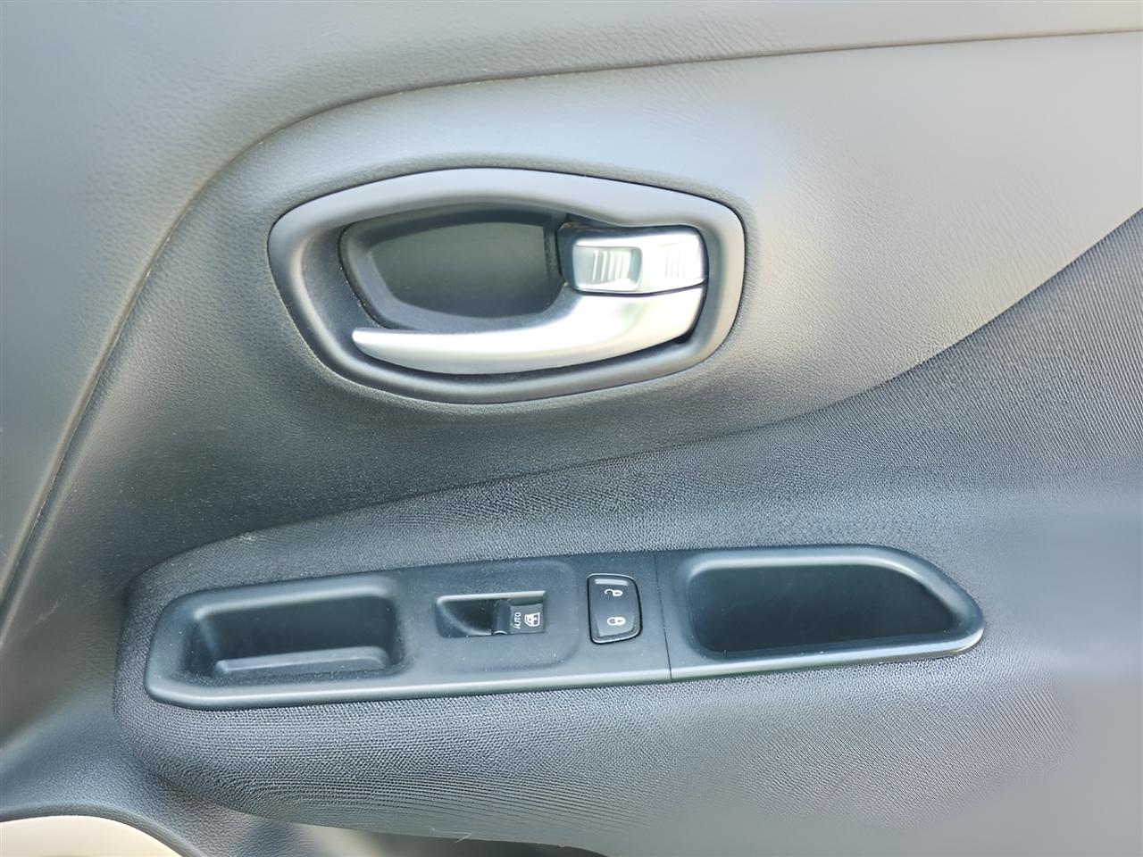 Jeep Renegade Latitude FWD 2015