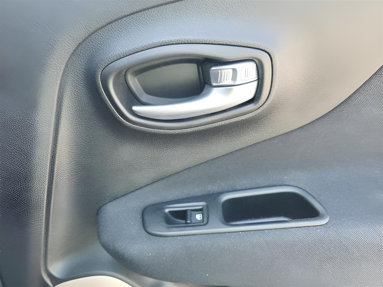 Jeep Renegade Latitude FWD 2015