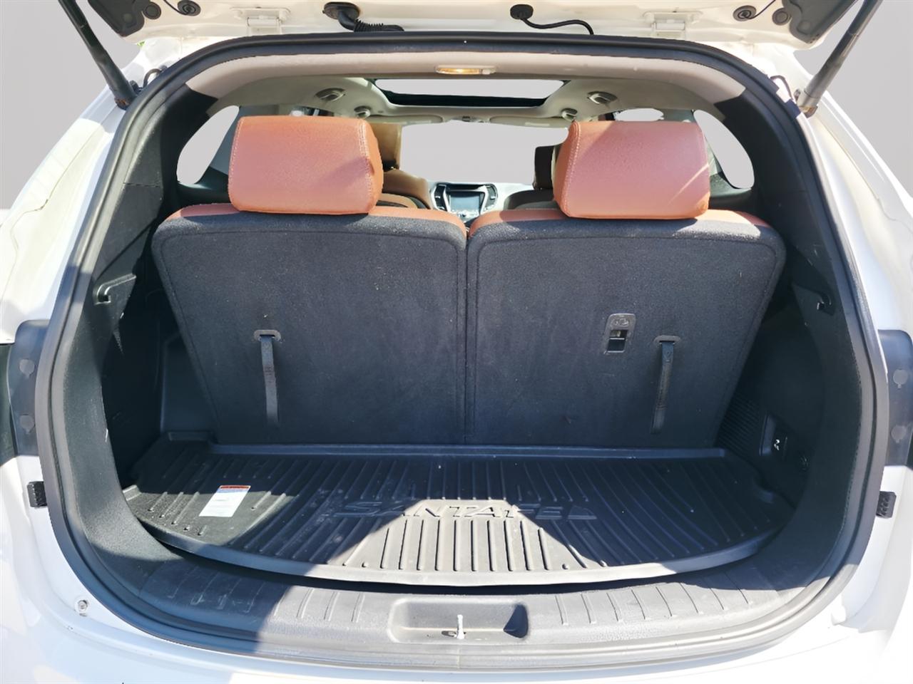 Hyundai Santa Fe Limited FWD 2013
