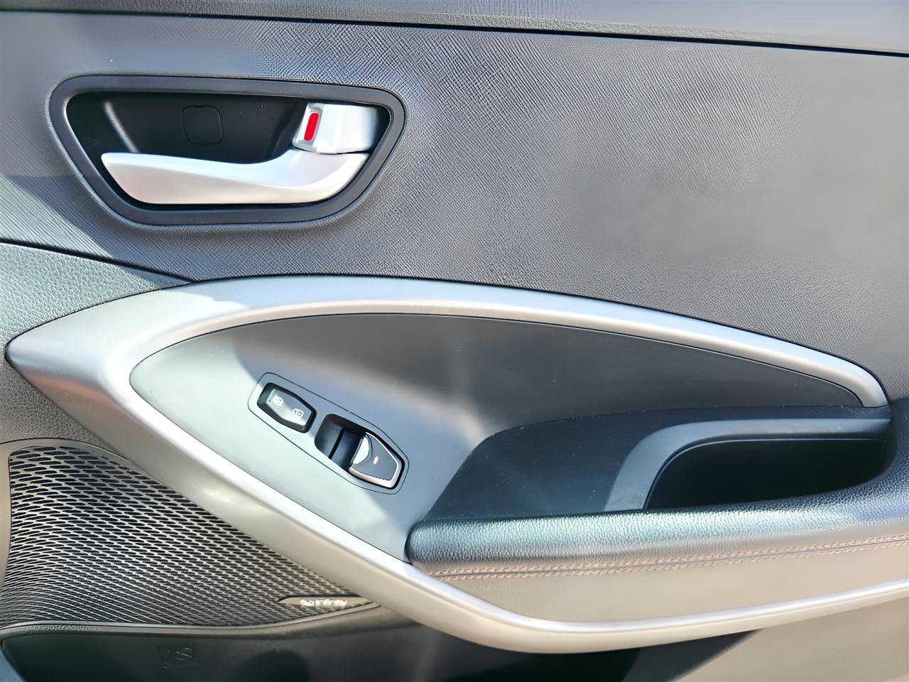Hyundai Santa Fe Limited FWD 2013