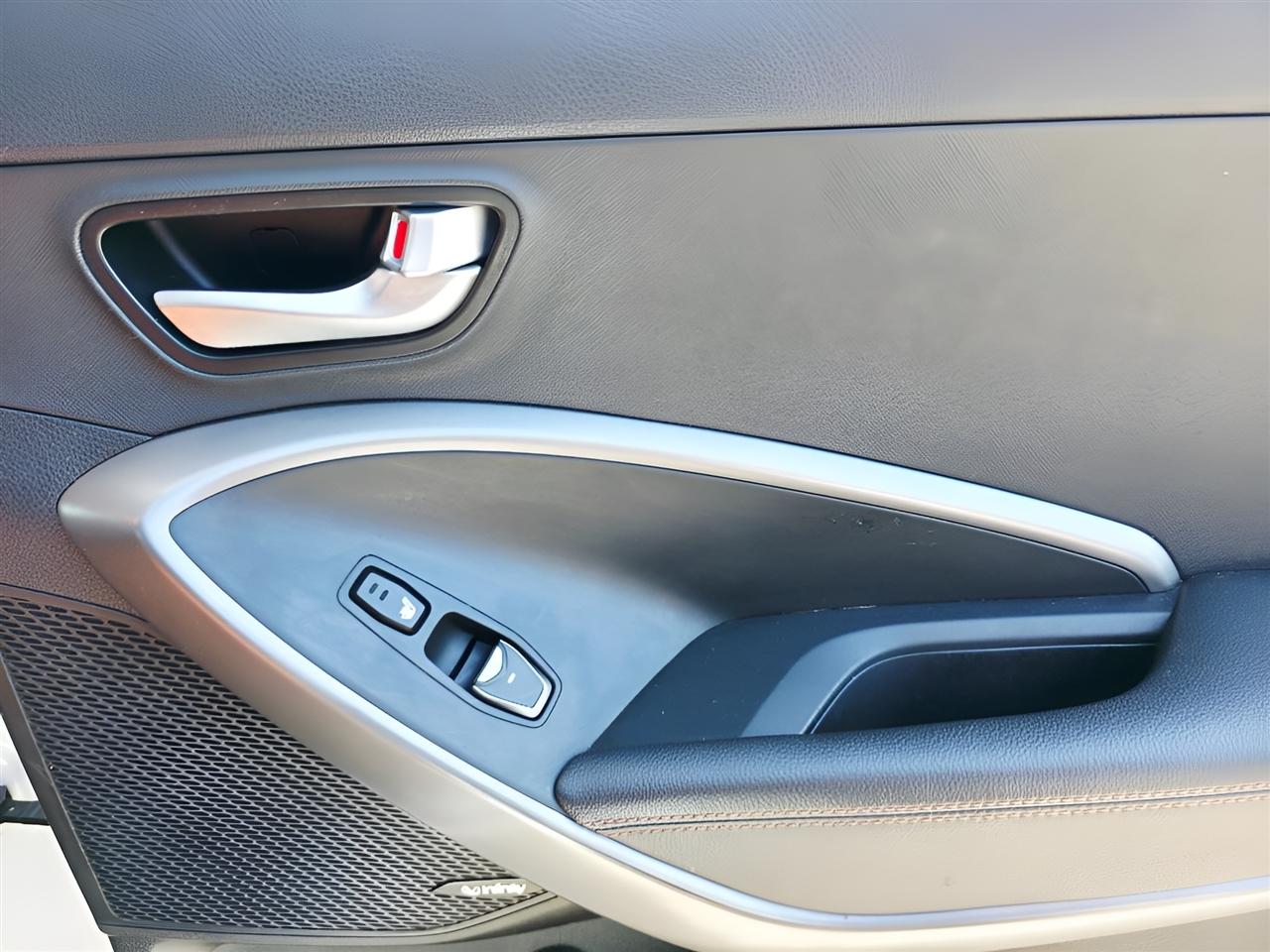 Hyundai Santa Fe Limited FWD 2013