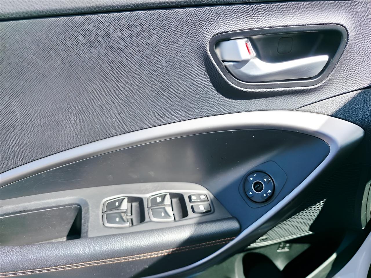 Hyundai Santa Fe Limited FWD 2013