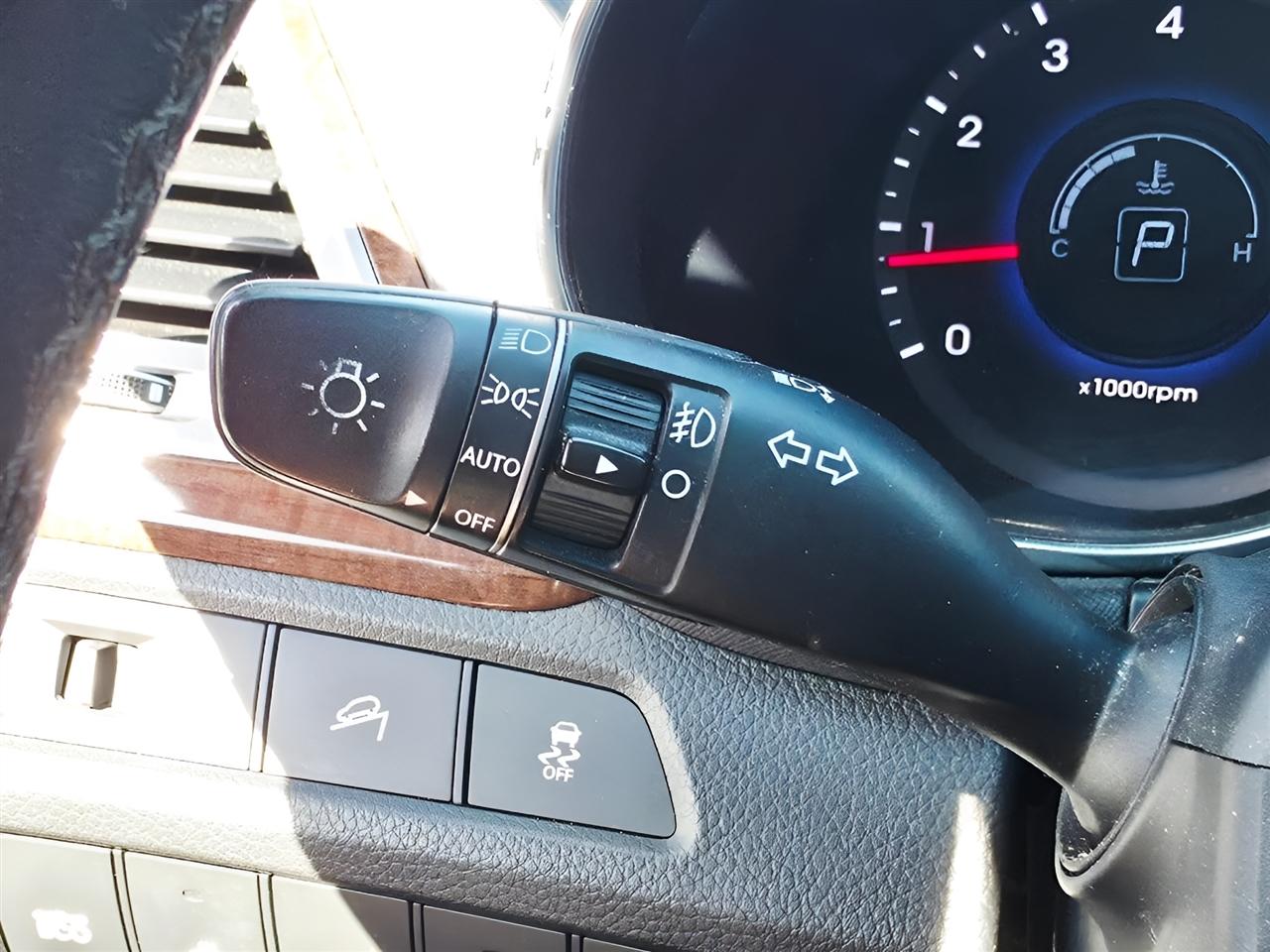 Hyundai Santa Fe Limited FWD 2013