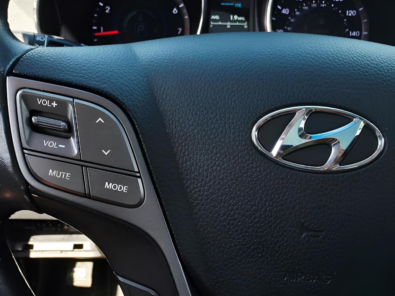 Hyundai Santa Fe Limited FWD 2013