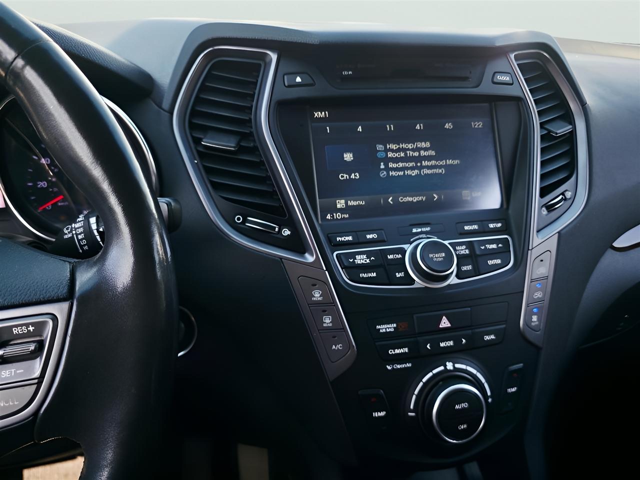 Hyundai Santa Fe Limited FWD 2013