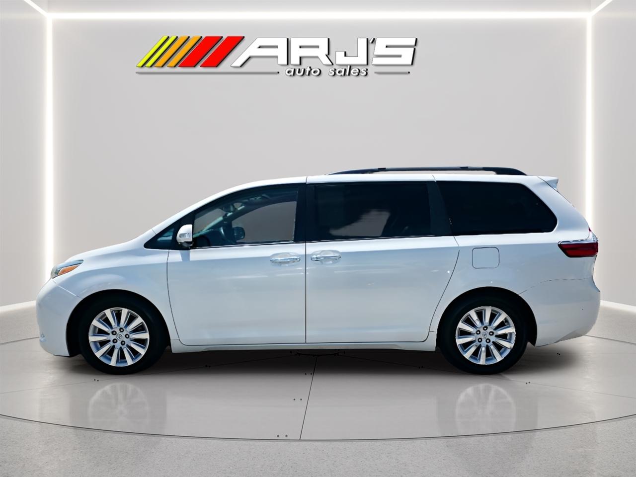 Toyota Sienna XLE FWD 8-Passenger V6 2015