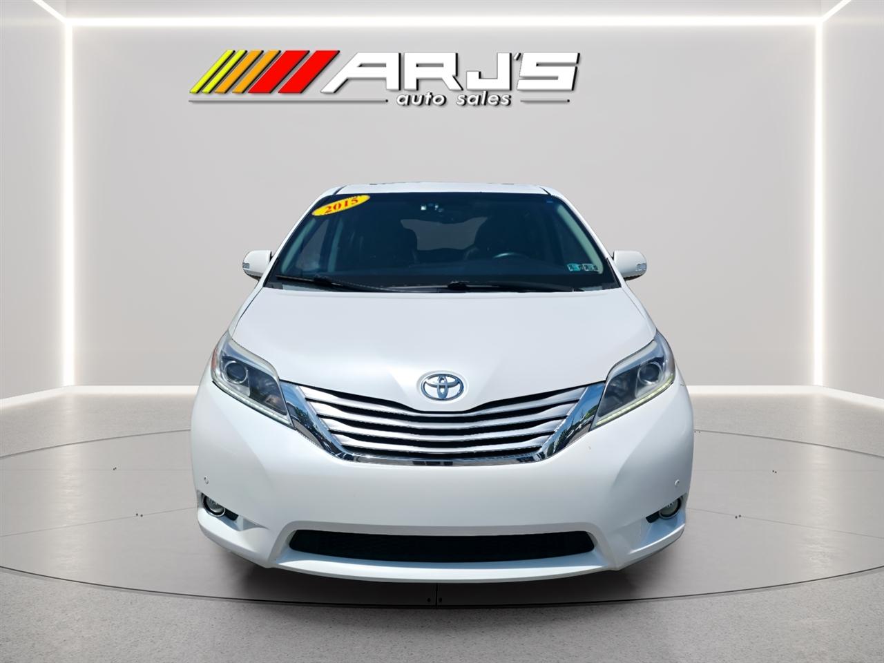 Toyota Sienna XLE FWD 8-Passenger V6 2015