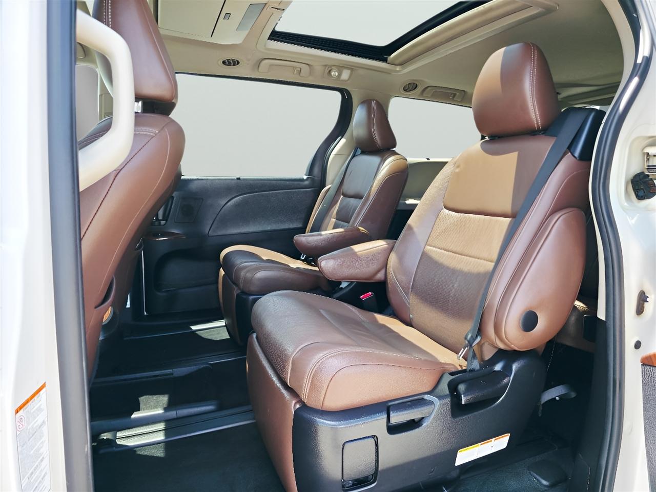 Toyota Sienna XLE FWD 8-Passenger V6 2015