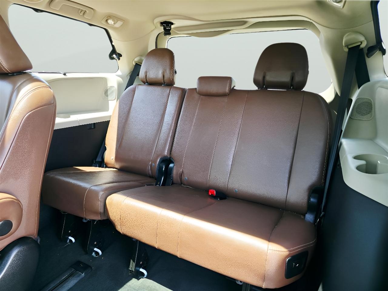 Toyota Sienna XLE FWD 8-Passenger V6 2015