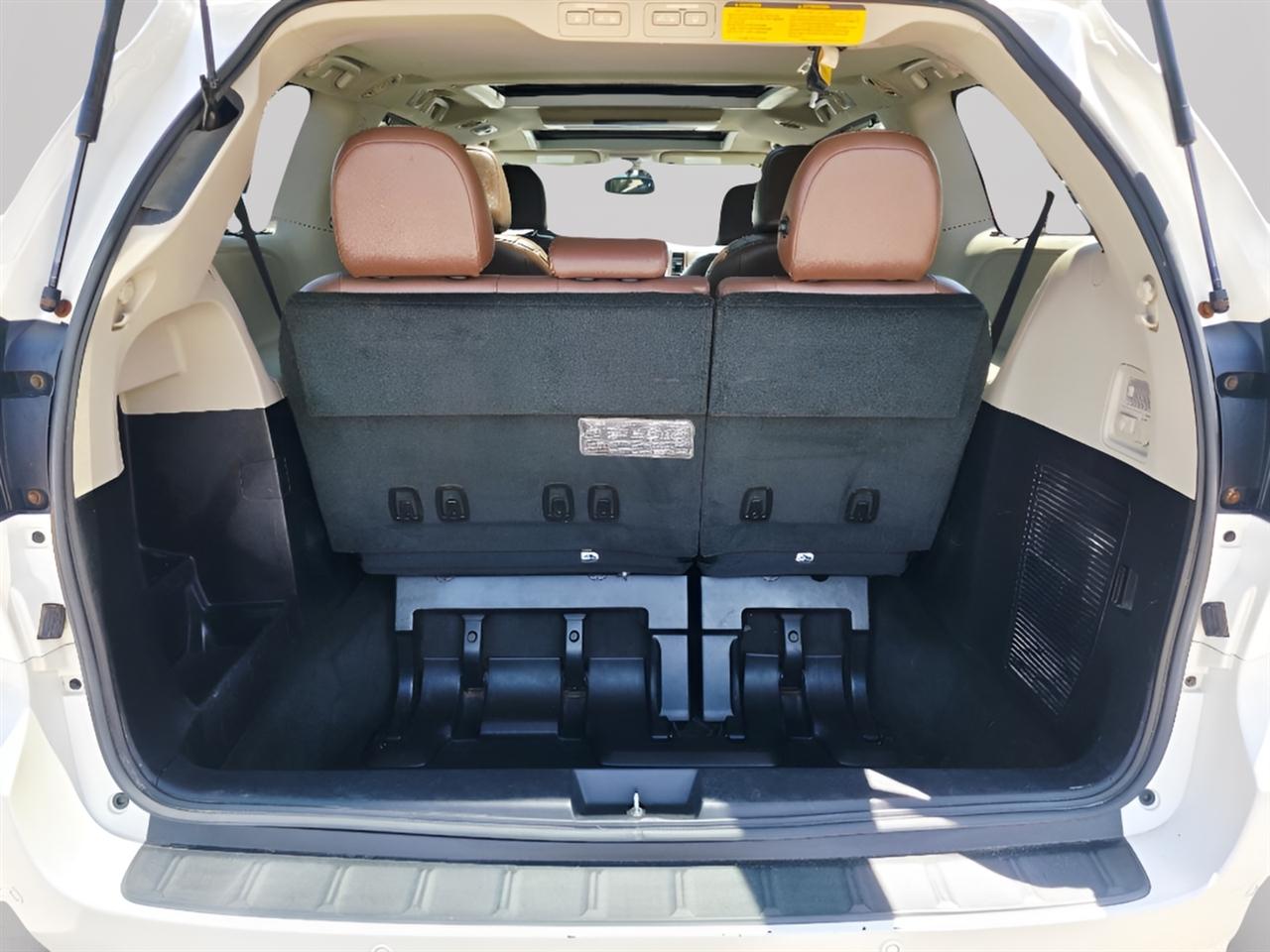 Toyota Sienna XLE FWD 8-Passenger V6 2015