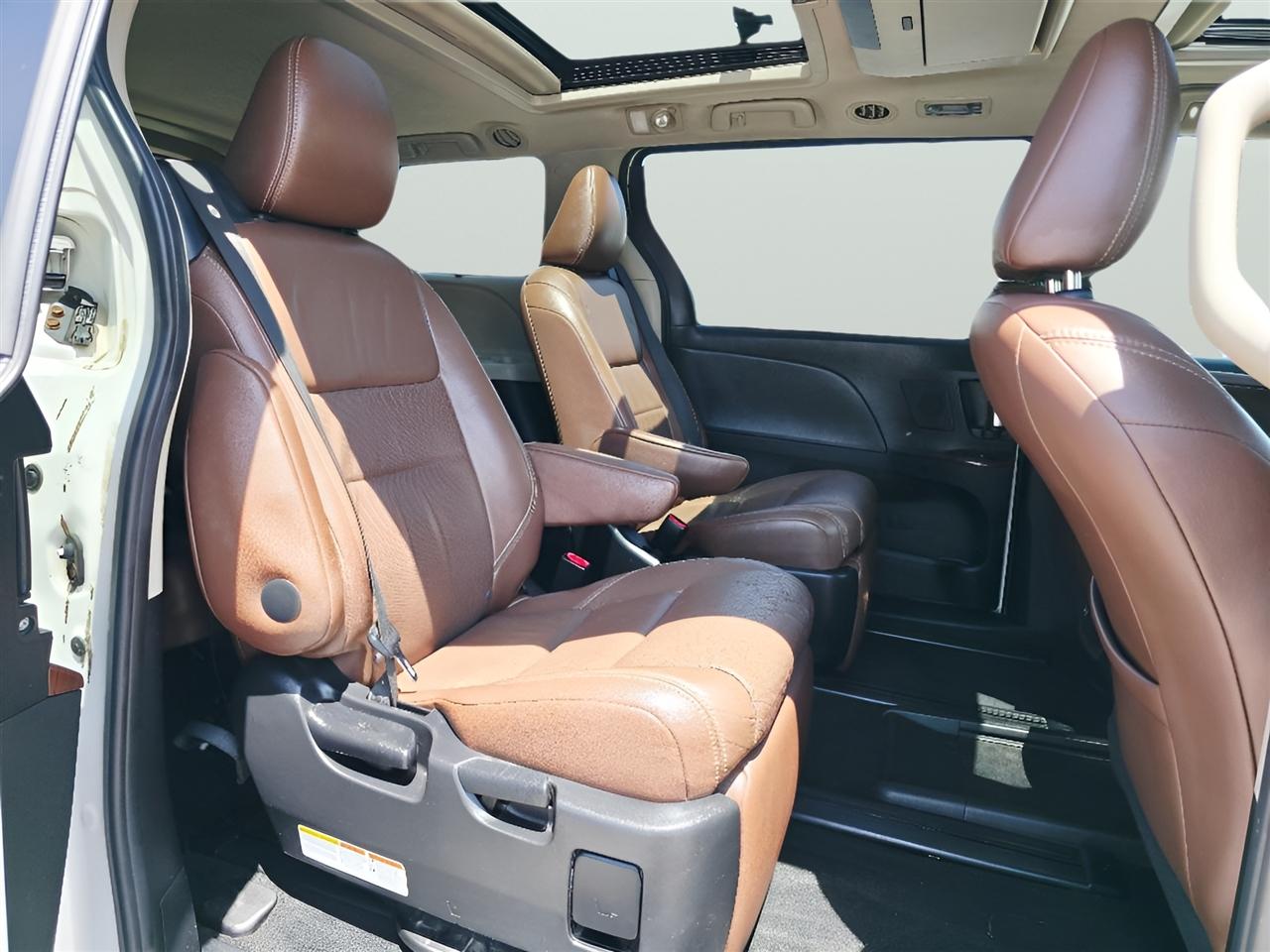 Toyota Sienna XLE FWD 8-Passenger V6 2015