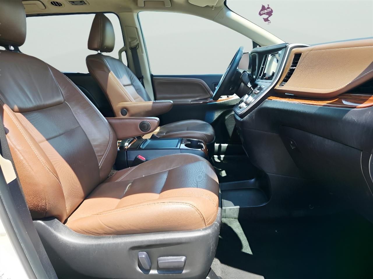 Toyota Sienna XLE FWD 8-Passenger V6 2015
