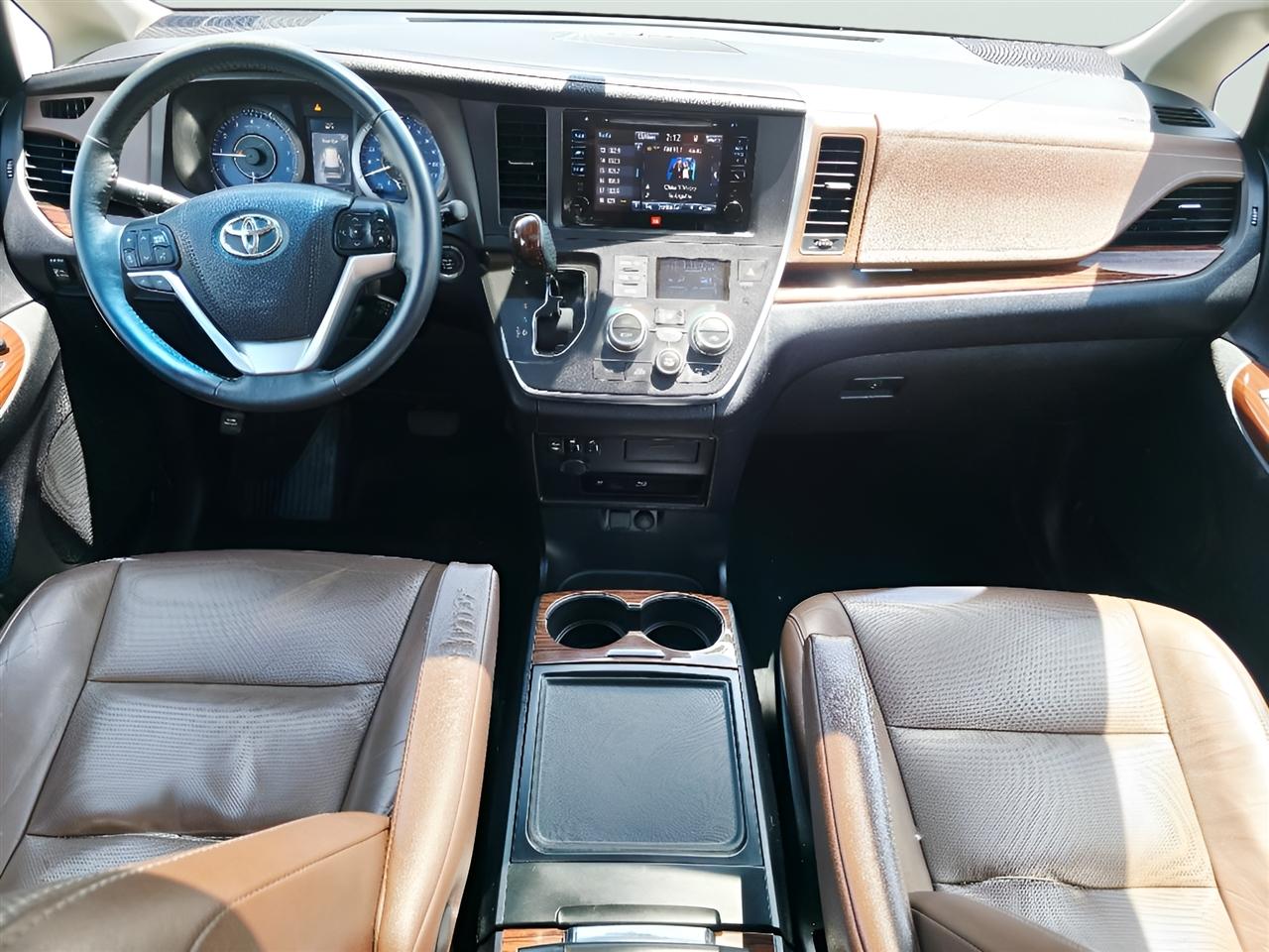 Toyota Sienna XLE FWD 8-Passenger V6 2015