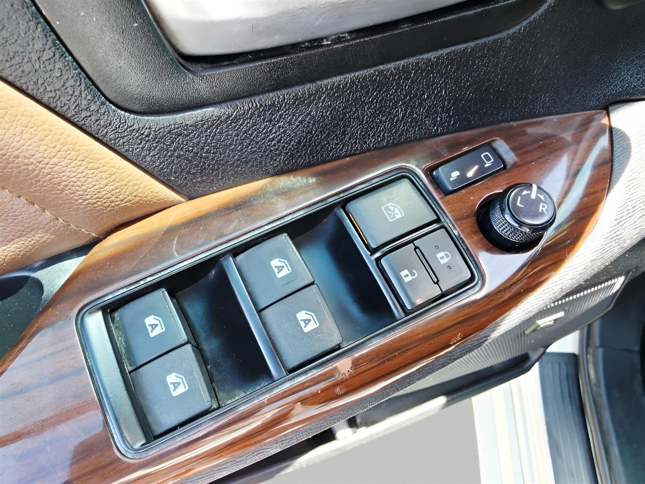 Toyota Sienna XLE FWD 8-Passenger V6 2015