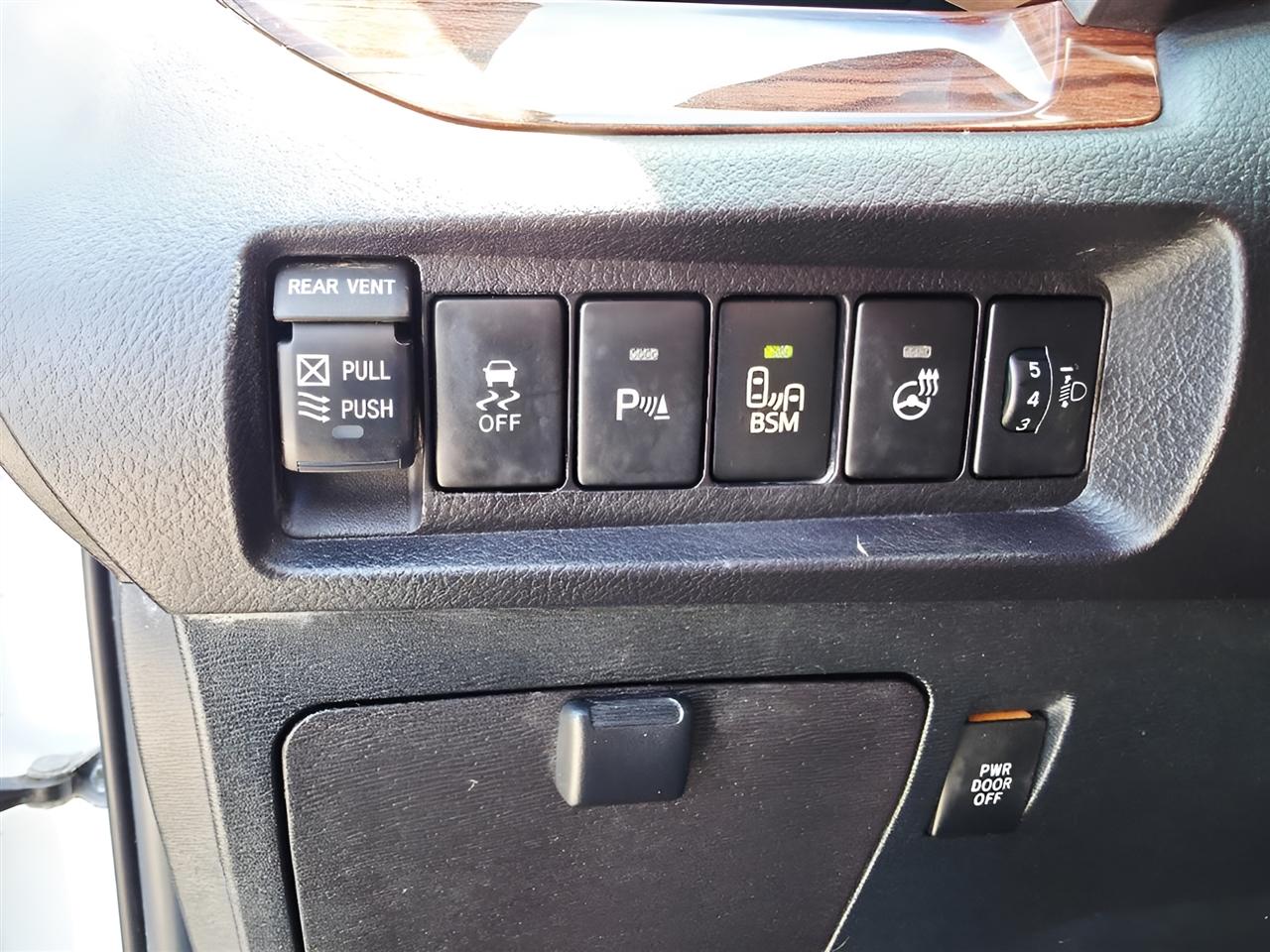Toyota Sienna XLE FWD 8-Passenger V6 2015