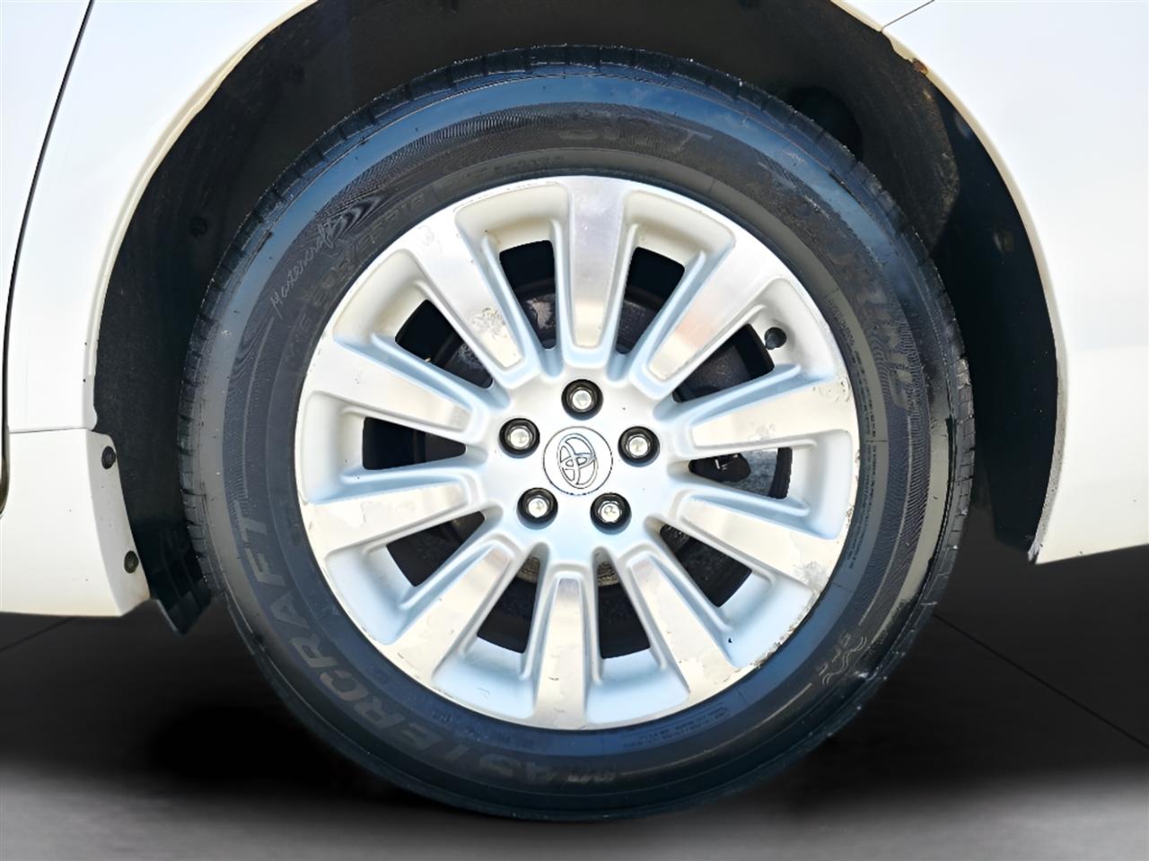 Toyota Sienna XLE FWD 8-Passenger V6 2015