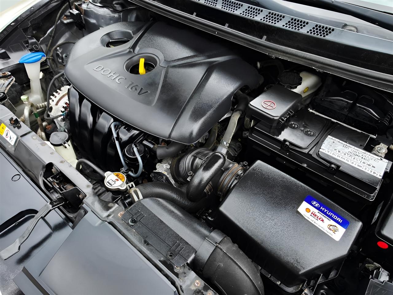 Hyundai Elantra SE 6AT 2016