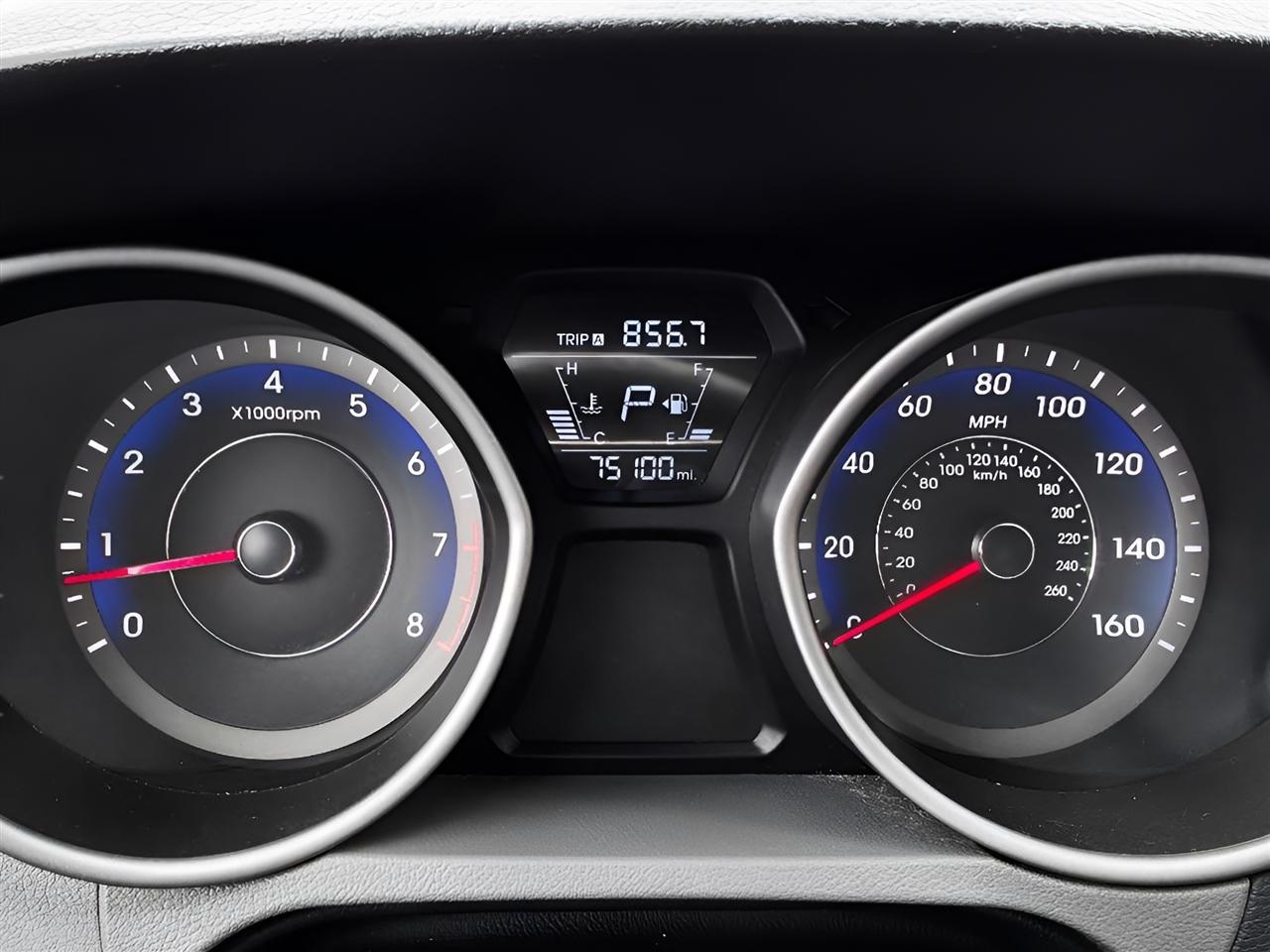 Hyundai Elantra SE 6AT 2016