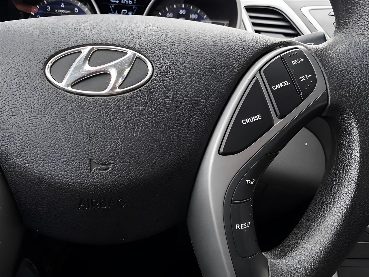 Hyundai Elantra SE 6AT 2016
