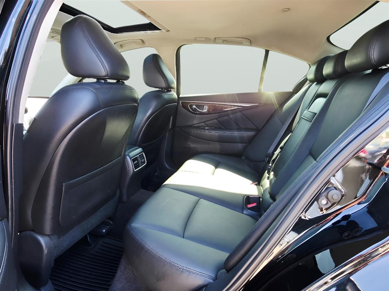 Infiniti Q50 3.0t LUXE AWD 2019