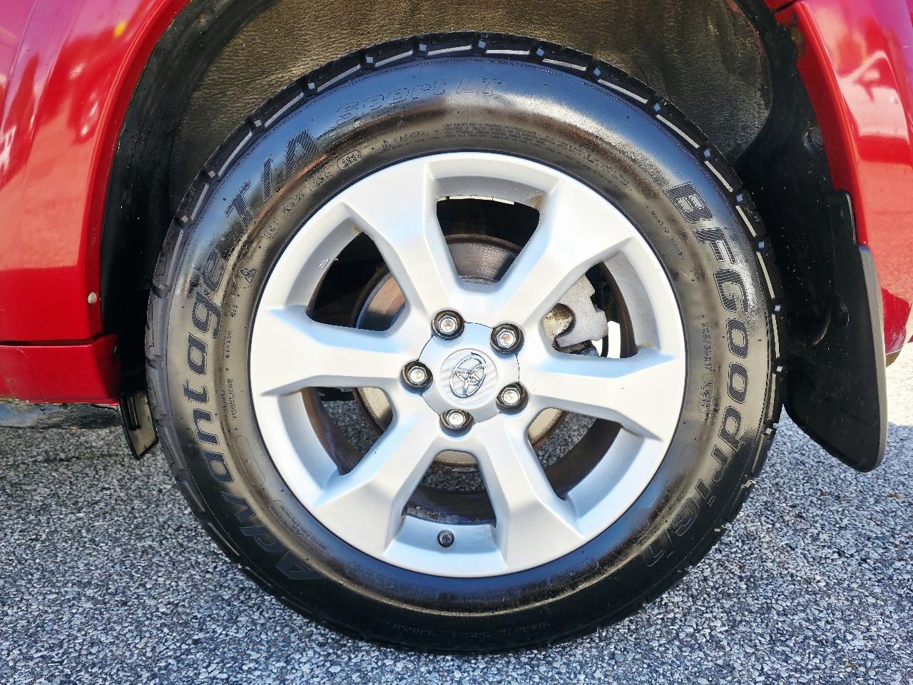 Toyota RAV4 Limited I4 4WD 2012