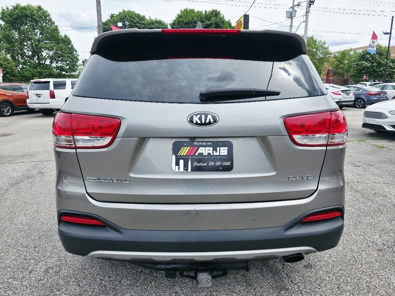 Kia Sorento EX V6 2WD 2016