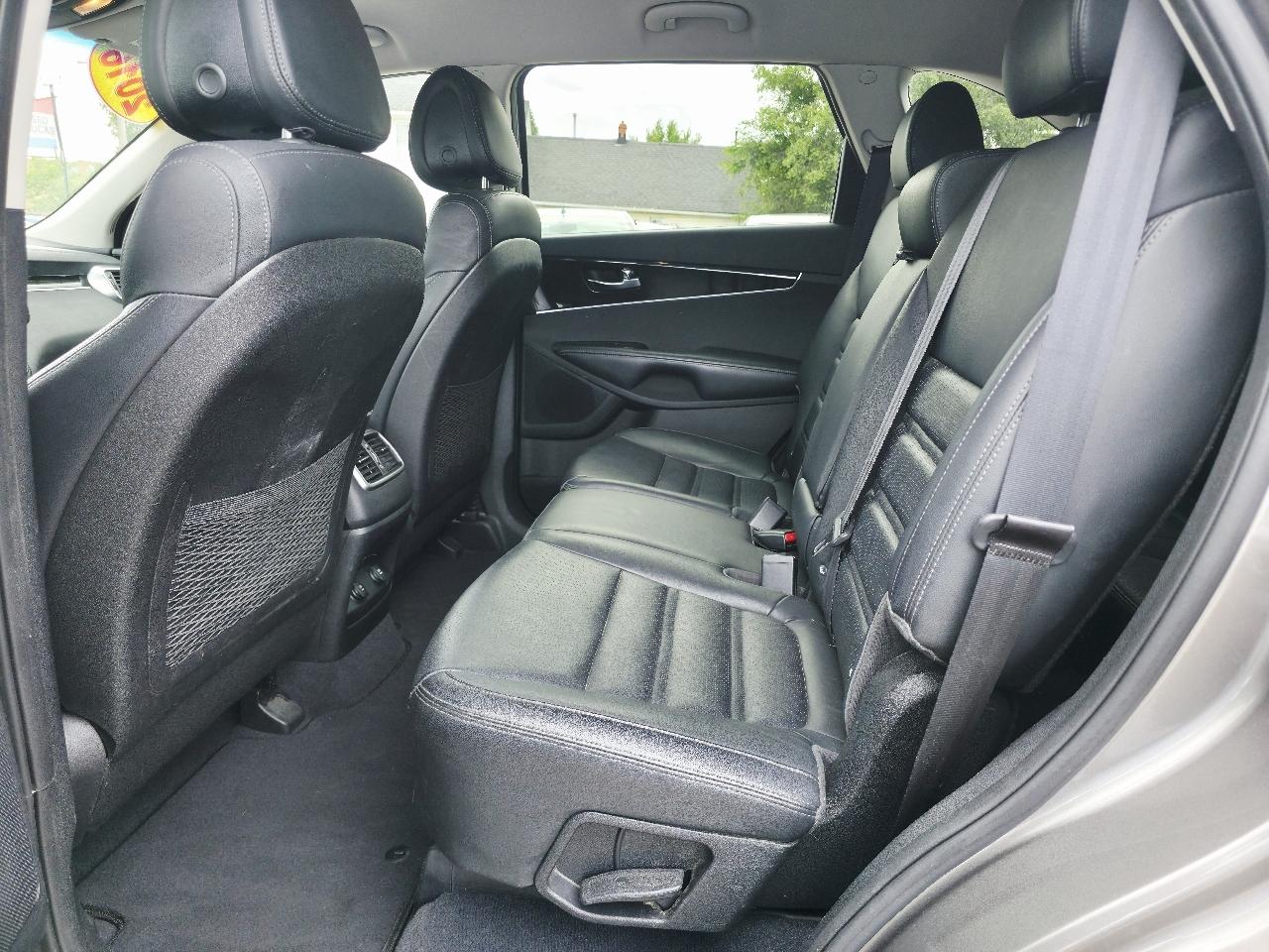 Kia Sorento EX V6 2WD 2016