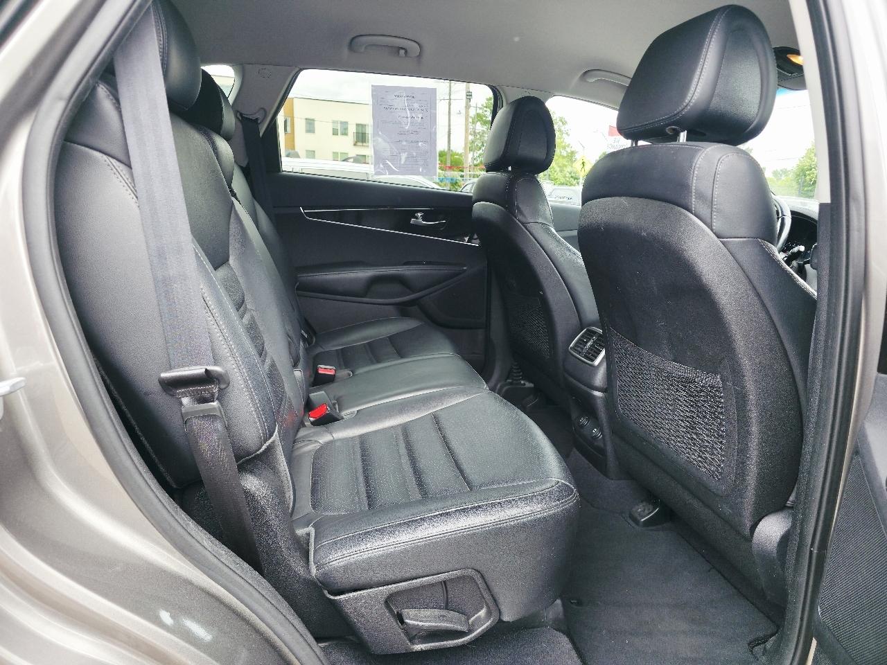 Kia Sorento EX V6 2WD 2016