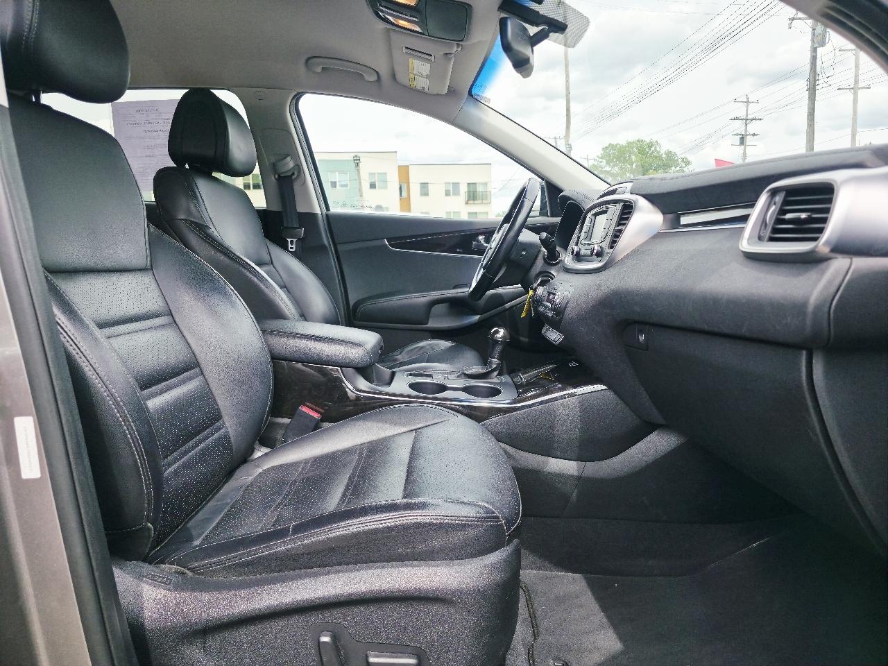 Kia Sorento EX V6 2WD 2016