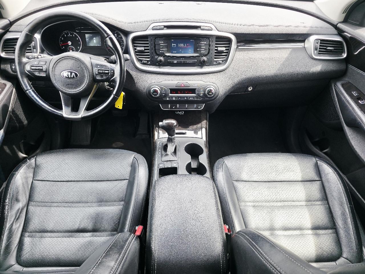 Kia Sorento EX V6 2WD 2016